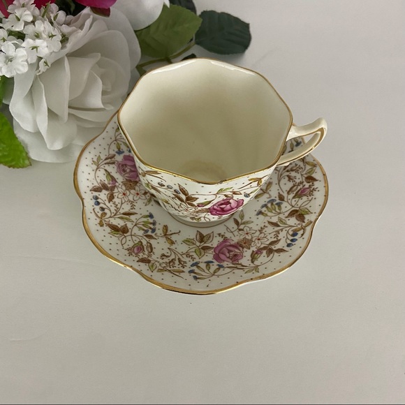 ❌SOLD❌Vintage Rosina Bone China Tea Cup & Saucer Floral Rose Dragonfly England - Picture 2 of 13
